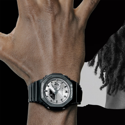 Orologio Casio Classic G-SHOCK Tono su tono Grigio Metallizzato GA-2100SB-1A