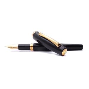 Montegrappa Menager Fountain Pen Black Resin Gold Finish Nib EF man woman business made Italy